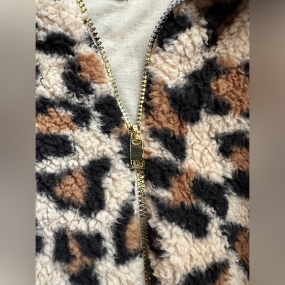 Love + Joy by FCT Leopard Print Sherpa Zip Up Long Sleeve Jacket - Picture 4 of 5